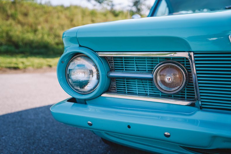 Plymouth-Barracuda-1965-Turquoise-TurquoiseWhite-33