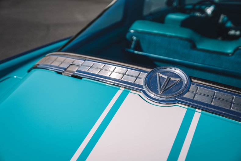 Plymouth-Barracuda-1965-Turquoise-TurquoiseWhite-45