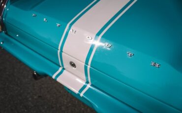 Plymouth-Barracuda-1965-Turquoise-TurquoiseWhite-48