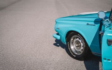 Plymouth-Barracuda-1965-Turquoise-TurquoiseWhite-5