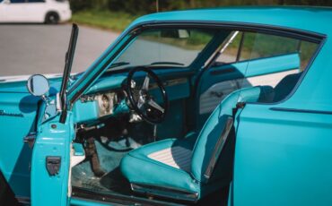 Plymouth-Barracuda-1965-Turquoise-TurquoiseWhite-6