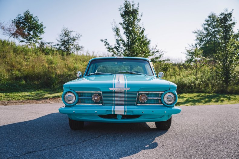 Plymouth-Barracuda-1965-Turquoise-TurquoiseWhite-7