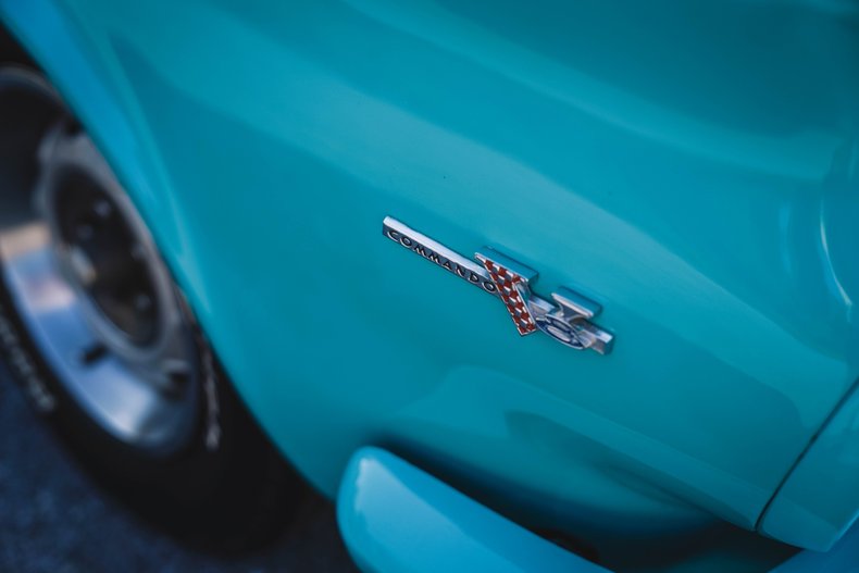 Plymouth-Barracuda-1965-Turquoise-TurquoiseWhite-9