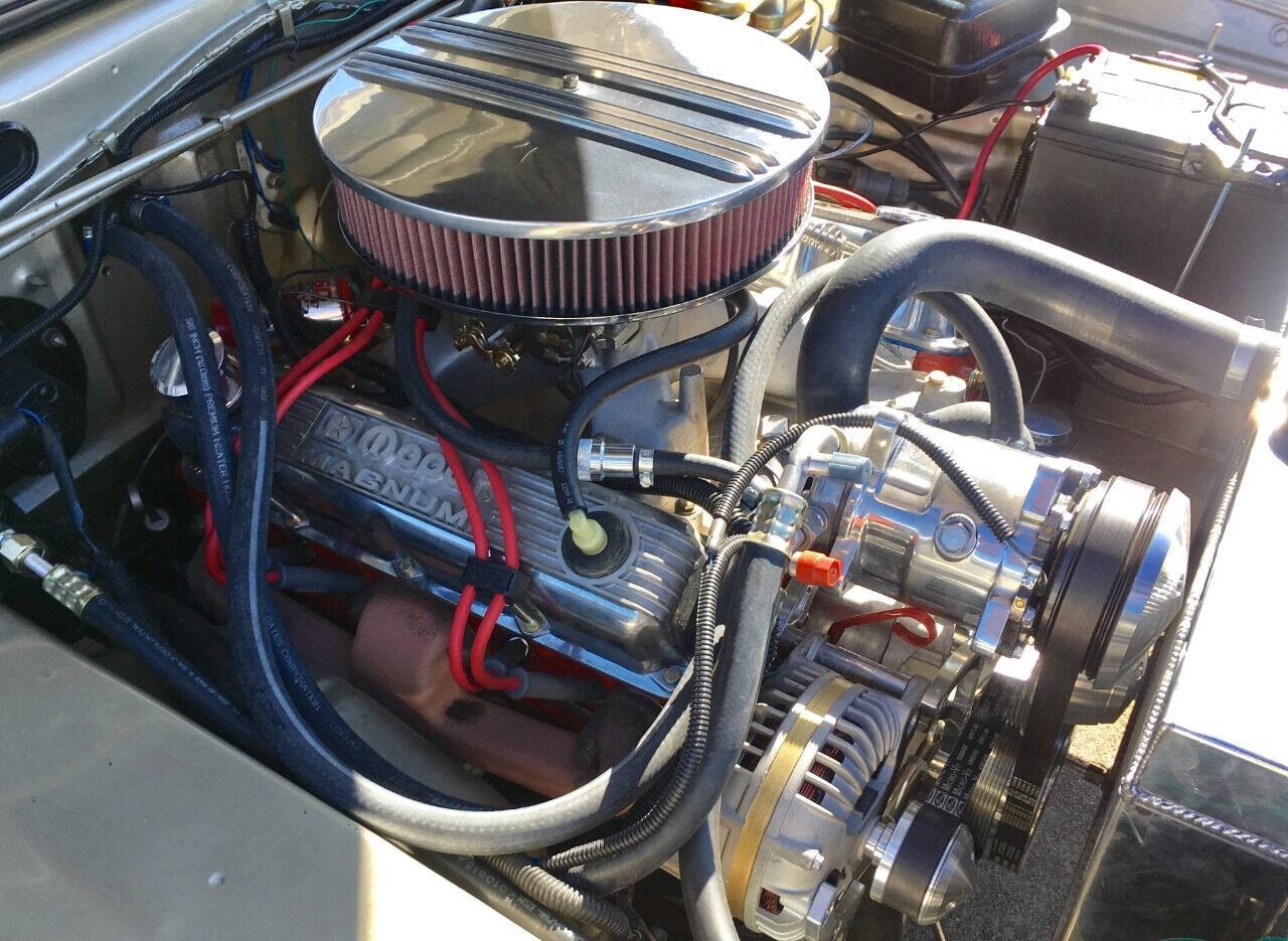 Plymouth-Barracuda-1966-Coupe-2