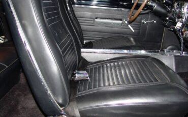 Plymouth-Barracuda-1966-Coupe-28