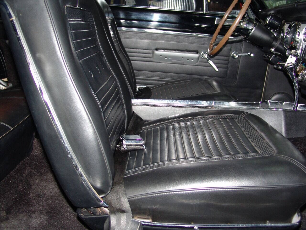 Plymouth-Barracuda-1966-Coupe-28