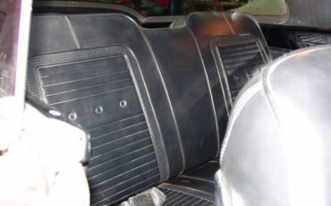 Plymouth-Barracuda-1966-Coupe-29