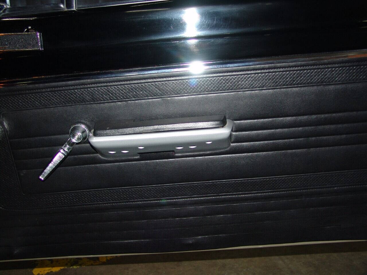 Plymouth-Barracuda-1966-Coupe-30