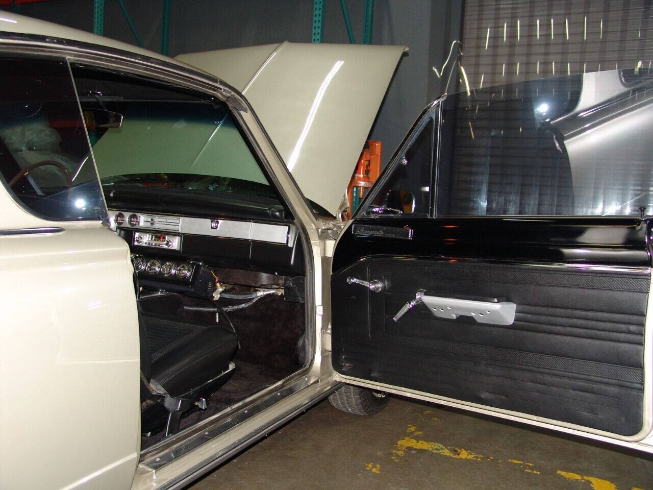 Plymouth-Barracuda-1966-Coupe-31