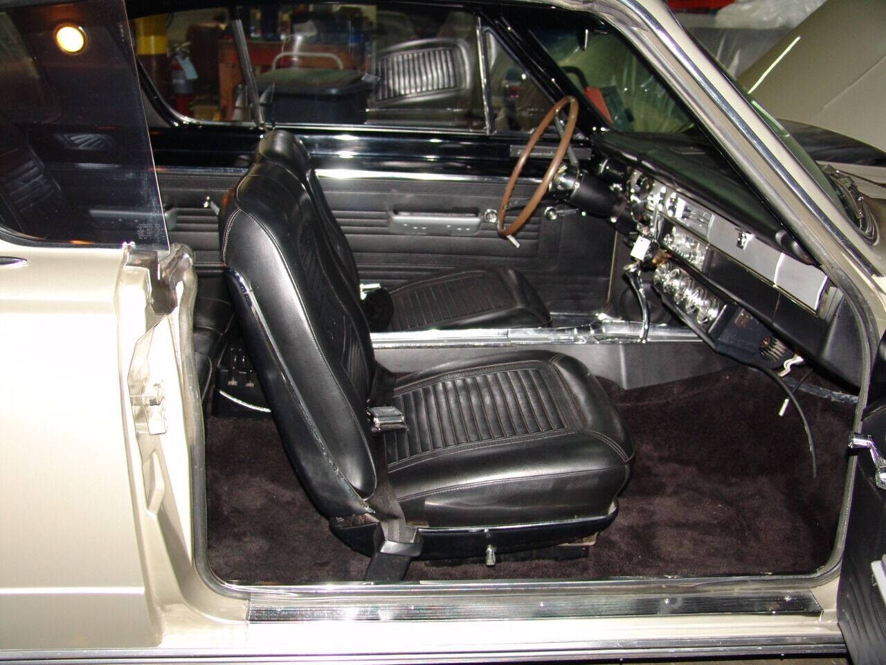 Plymouth-Barracuda-1966-Coupe-36