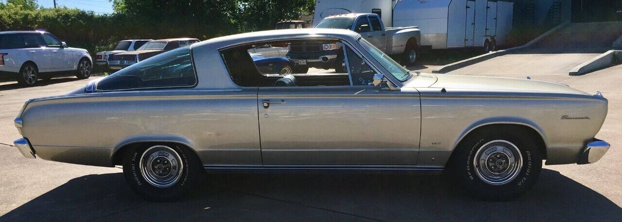 Plymouth-Barracuda-1966-Coupe-8