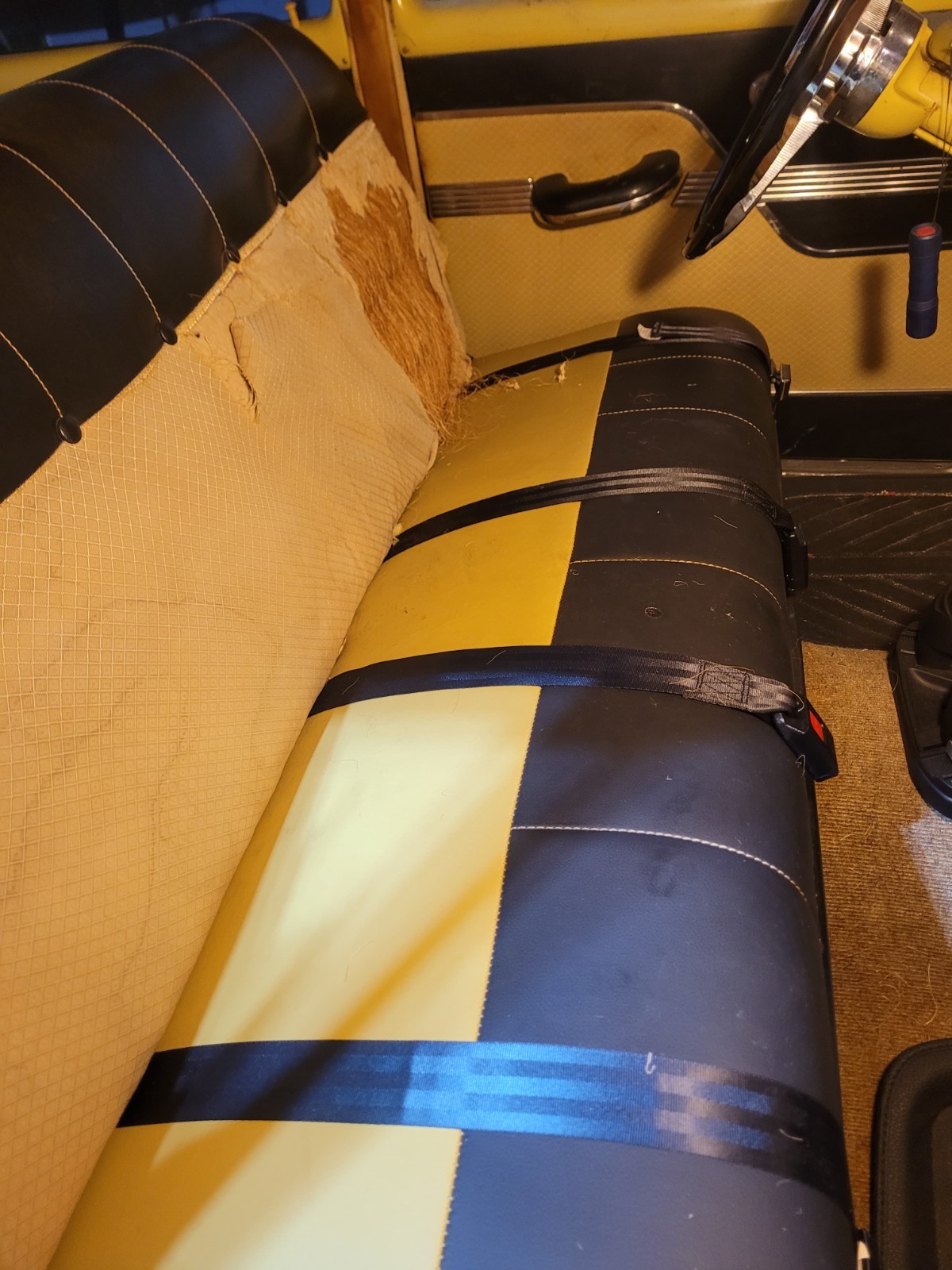 Plymouth-Belvedere-1954-Sedan-2