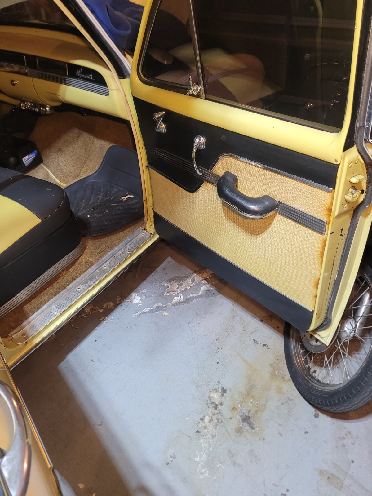 Plymouth-Belvedere-1954-Sedan-3