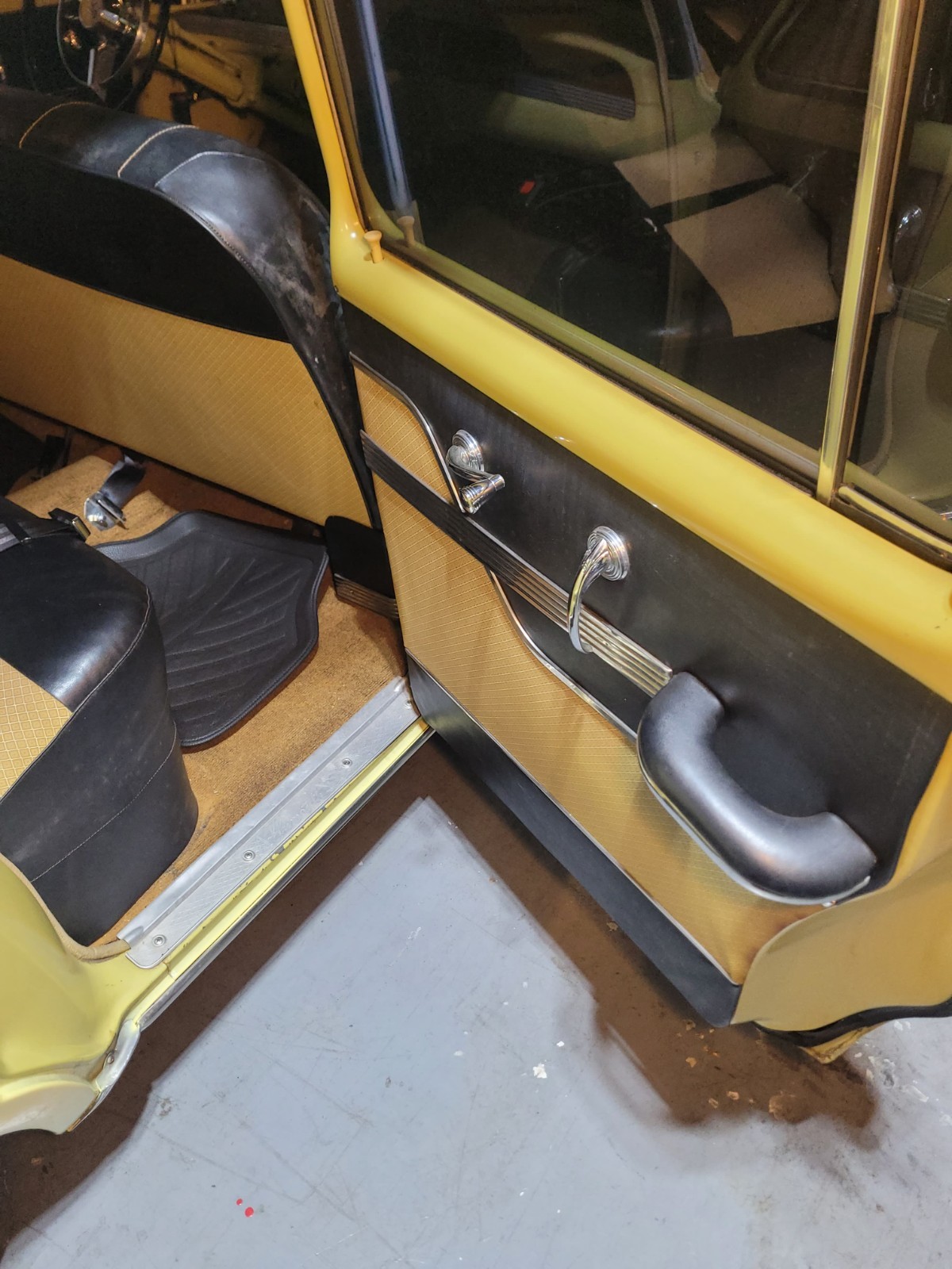 Plymouth-Belvedere-1954-Sedan-5