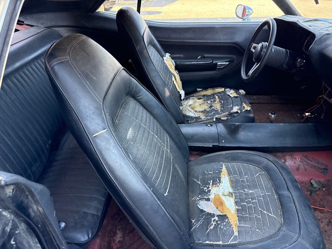 Plymouth-Cuda-1970-9