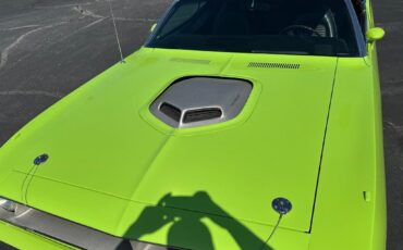 Plymouth-Cuda-Convertible-528-CI-Hemi-Resto-mod-5-speed-tremec-1970-16