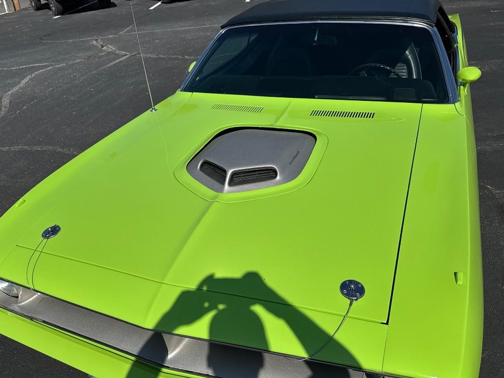 Plymouth-Cuda-Convertible-528-CI-Hemi-Resto-mod-5-speed-tremec-1970-16