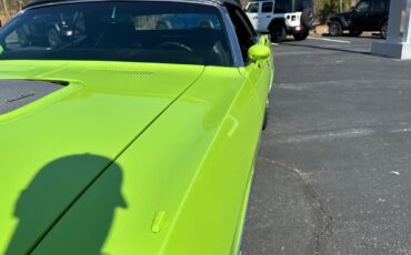 Plymouth-Cuda-Convertible-528-CI-Hemi-Resto-mod-5-speed-tremec-1970-17