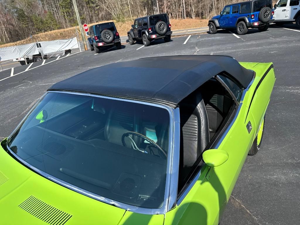 Plymouth-Cuda-Convertible-528-CI-Hemi-Resto-mod-5-speed-tremec-1970-23