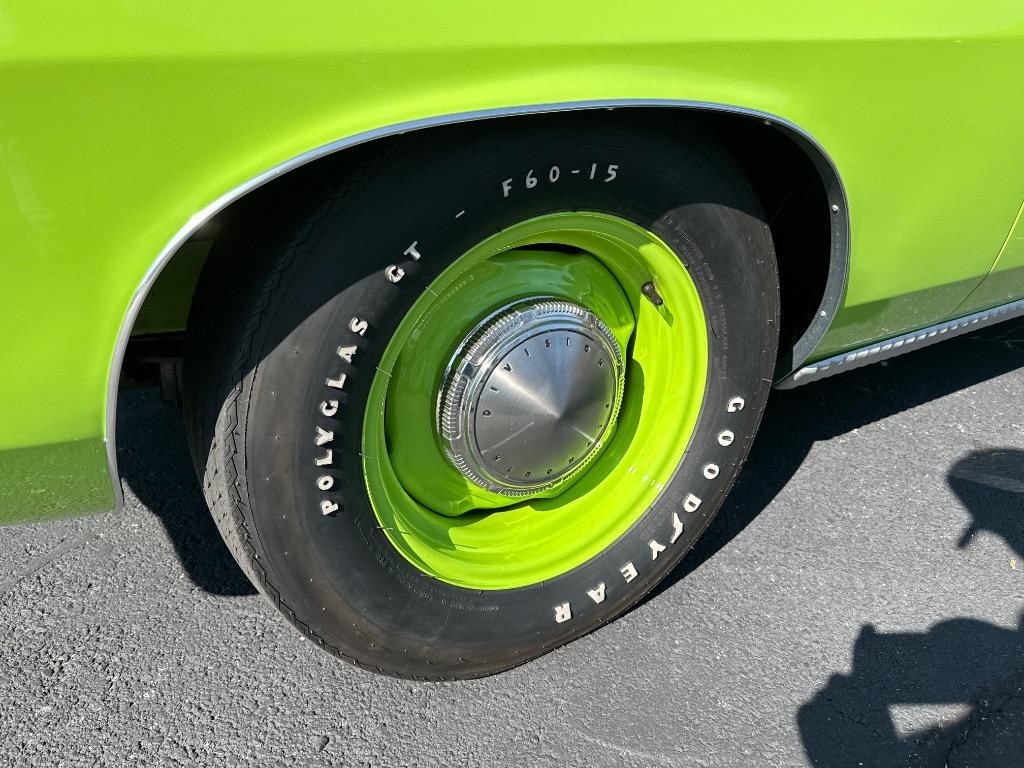 Plymouth-Cuda-Convertible-528-CI-Hemi-Resto-mod-5-speed-tremec-1970-25