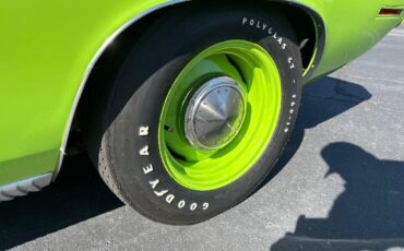 Plymouth-Cuda-Convertible-528-CI-Hemi-Resto-mod-5-speed-tremec-1970-27