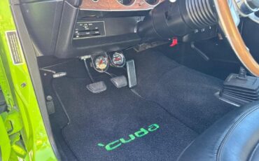 Plymouth-Cuda-Convertible-528-CI-Hemi-Resto-mod-5-speed-tremec-1970-34