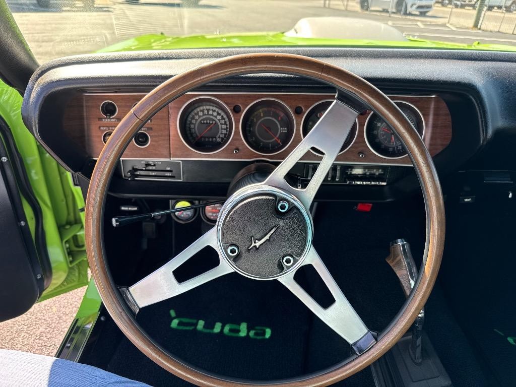 Plymouth-Cuda-Convertible-528-CI-Hemi-Resto-mod-5-speed-tremec-1970-37