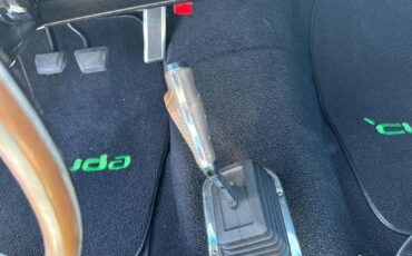 Plymouth-Cuda-Convertible-528-CI-Hemi-Resto-mod-5-speed-tremec-1970-38