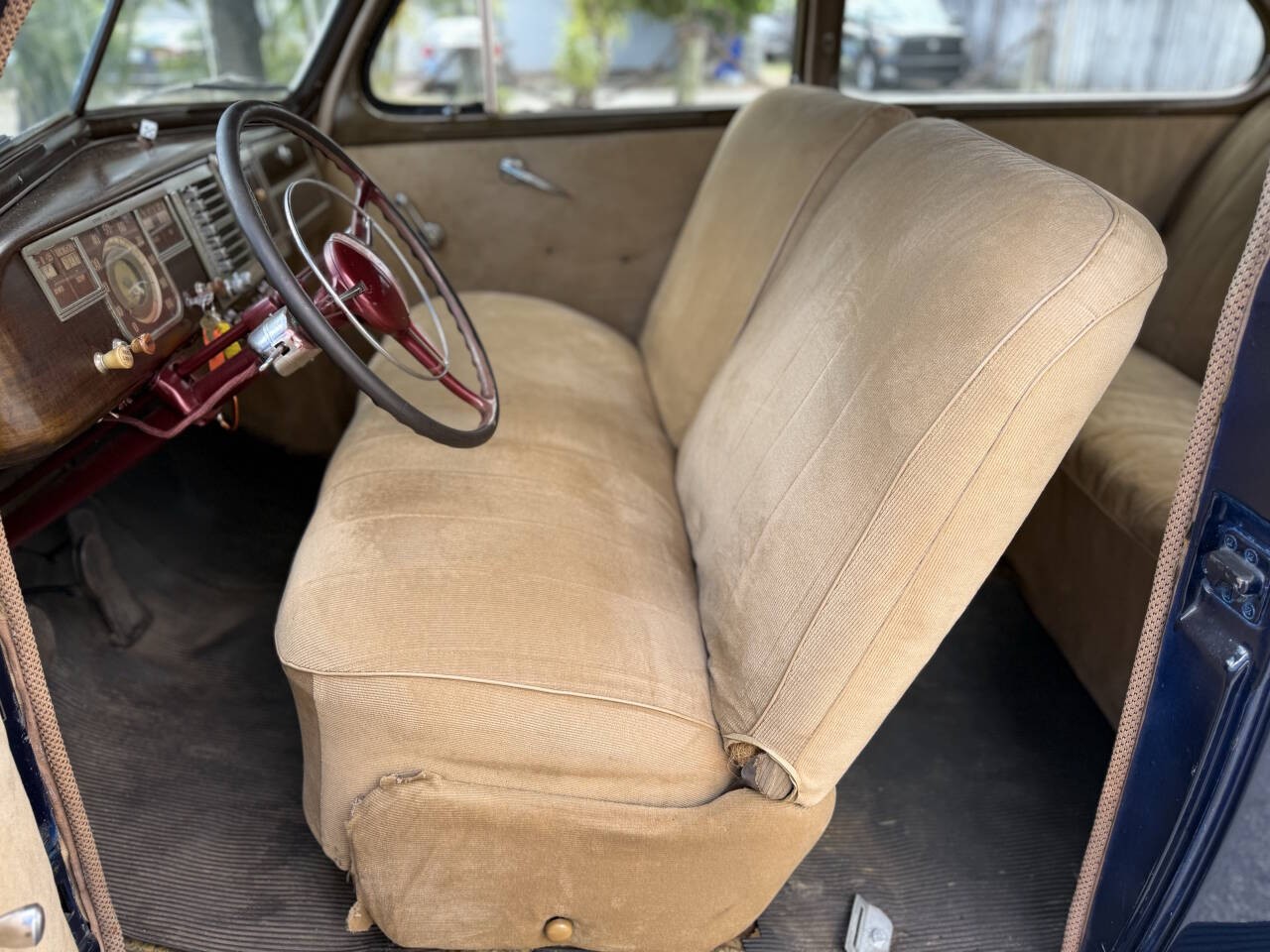 Plymouth-Deluxe-1940-Coupe-5