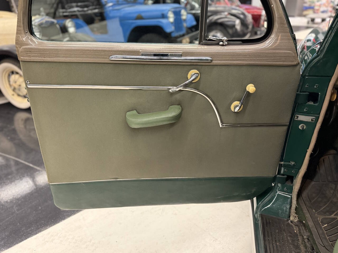 Plymouth-Deluxe-1948-Wagon-25