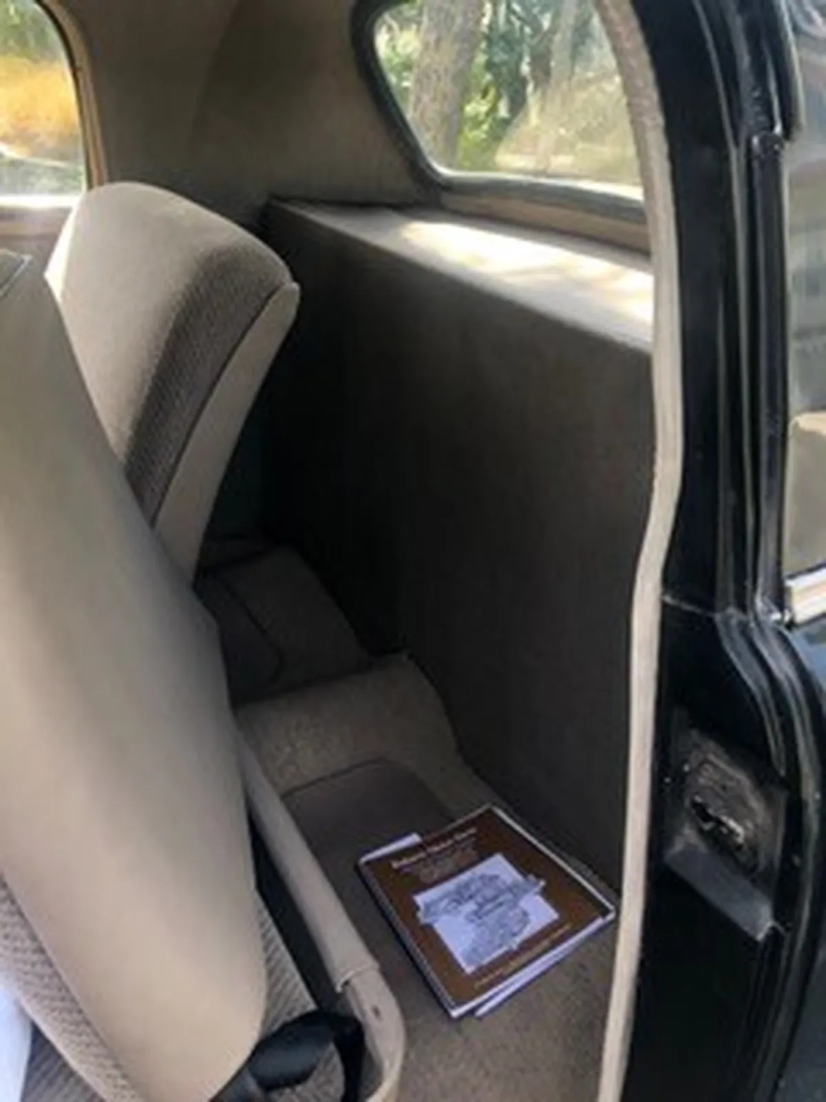 Plymouth-Deluxe-1949-Black-Brown-1