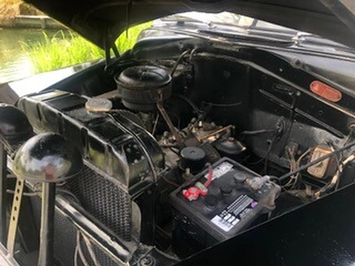 Plymouth-Deluxe-1949-Black-Brown-2