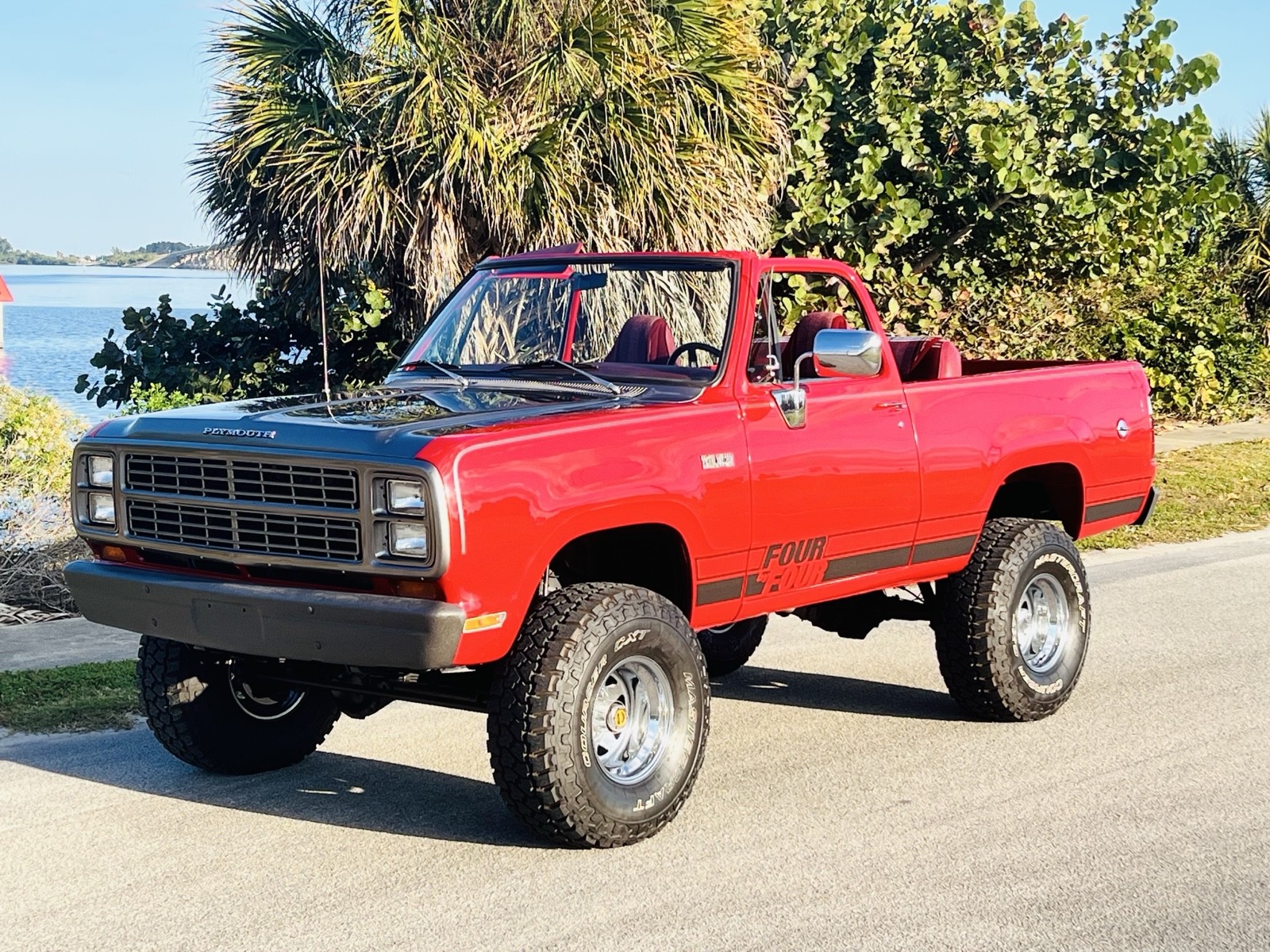 Plymouth-Duster-1980-SUV-1