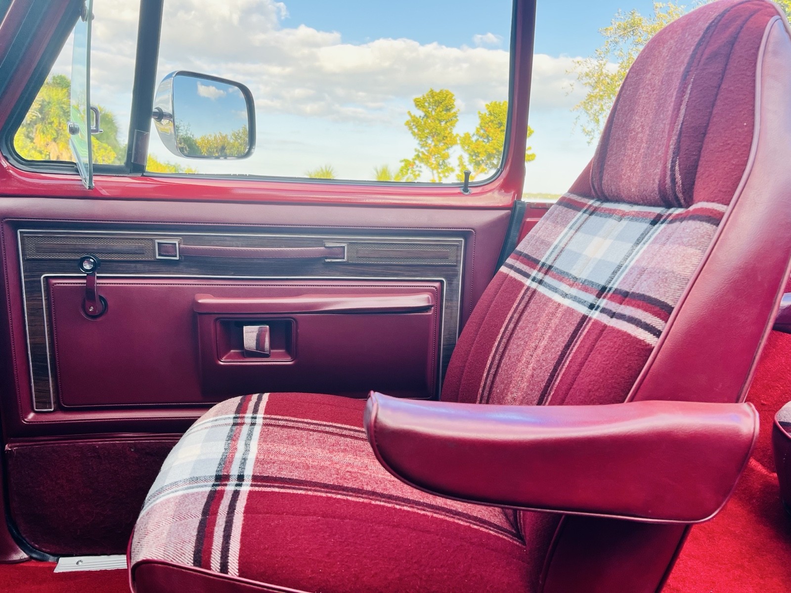 Plymouth-Duster-1980-SUV-22