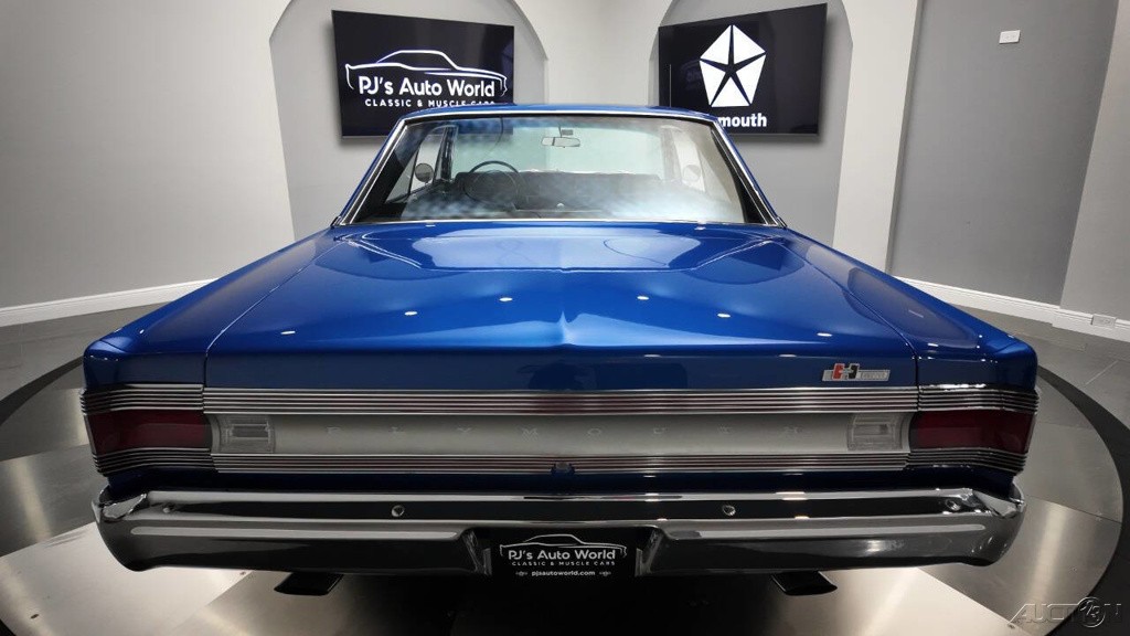 Plymouth-GTX-1967-18