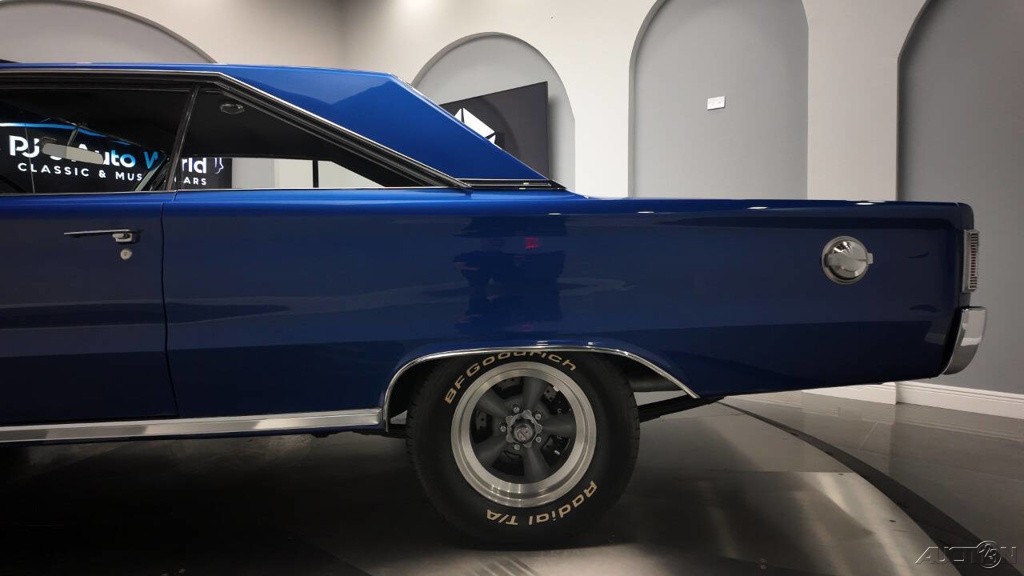 Plymouth-GTX-1967-21