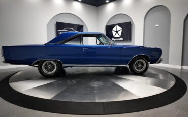Plymouth-GTX-1967-4