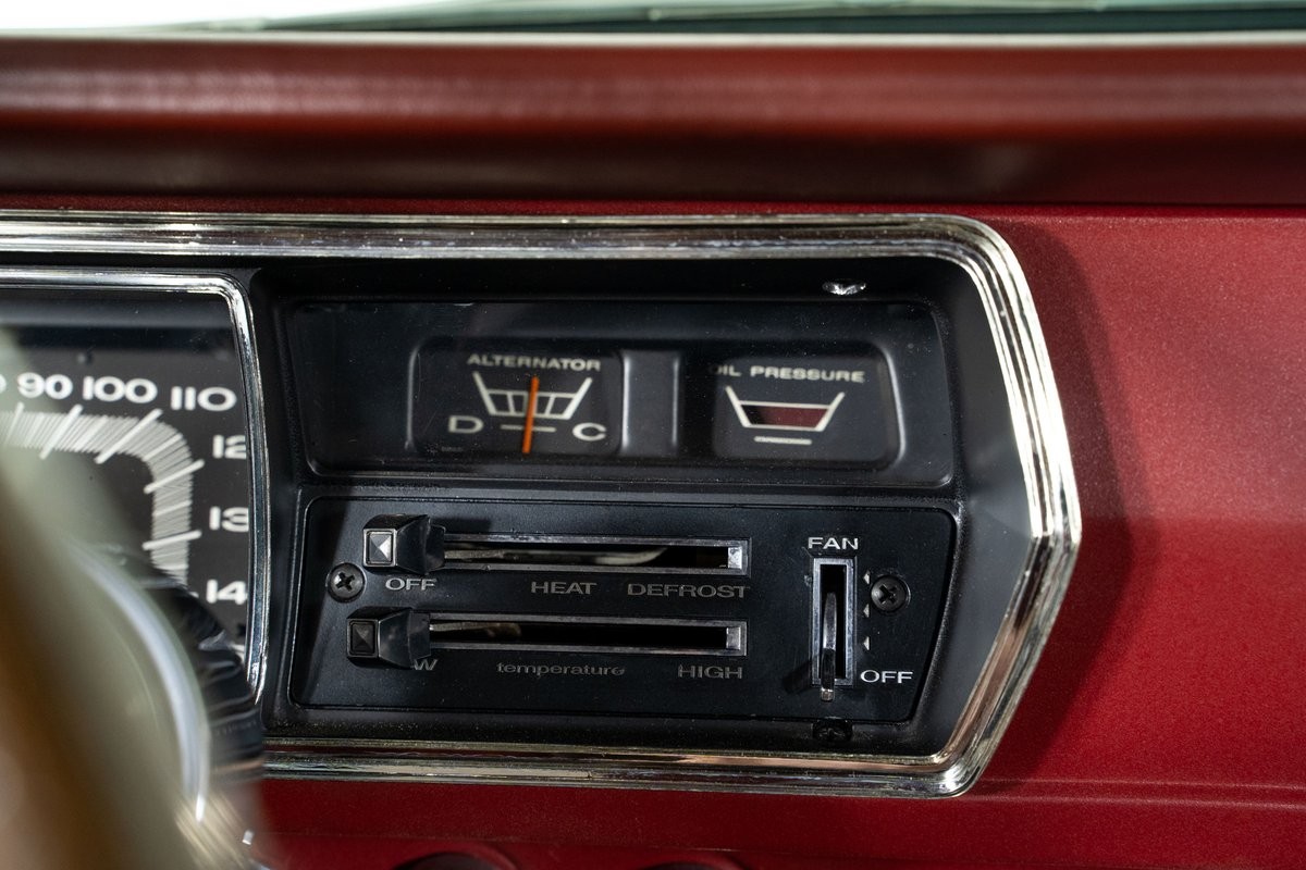 Plymouth-GTX-1967-Coupe-32