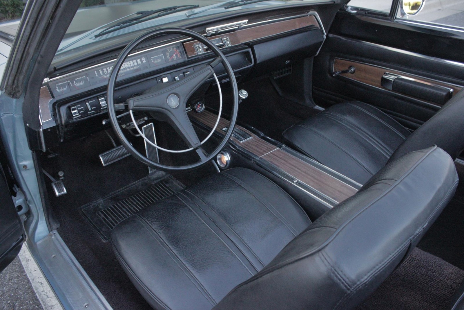 Plymouth-GTX-1968-2-Door-14