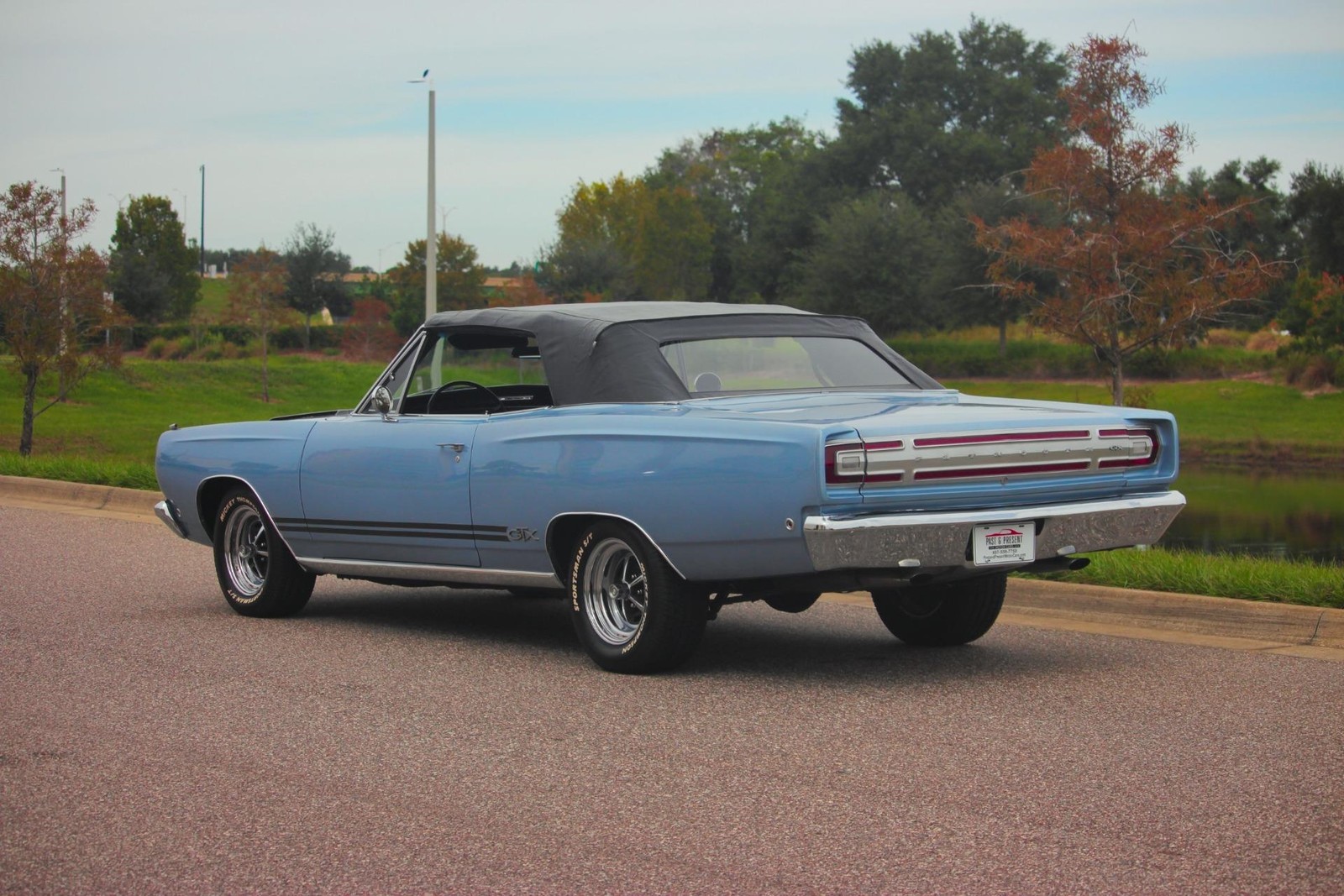 Plymouth-GTX-1968-2-Door-18