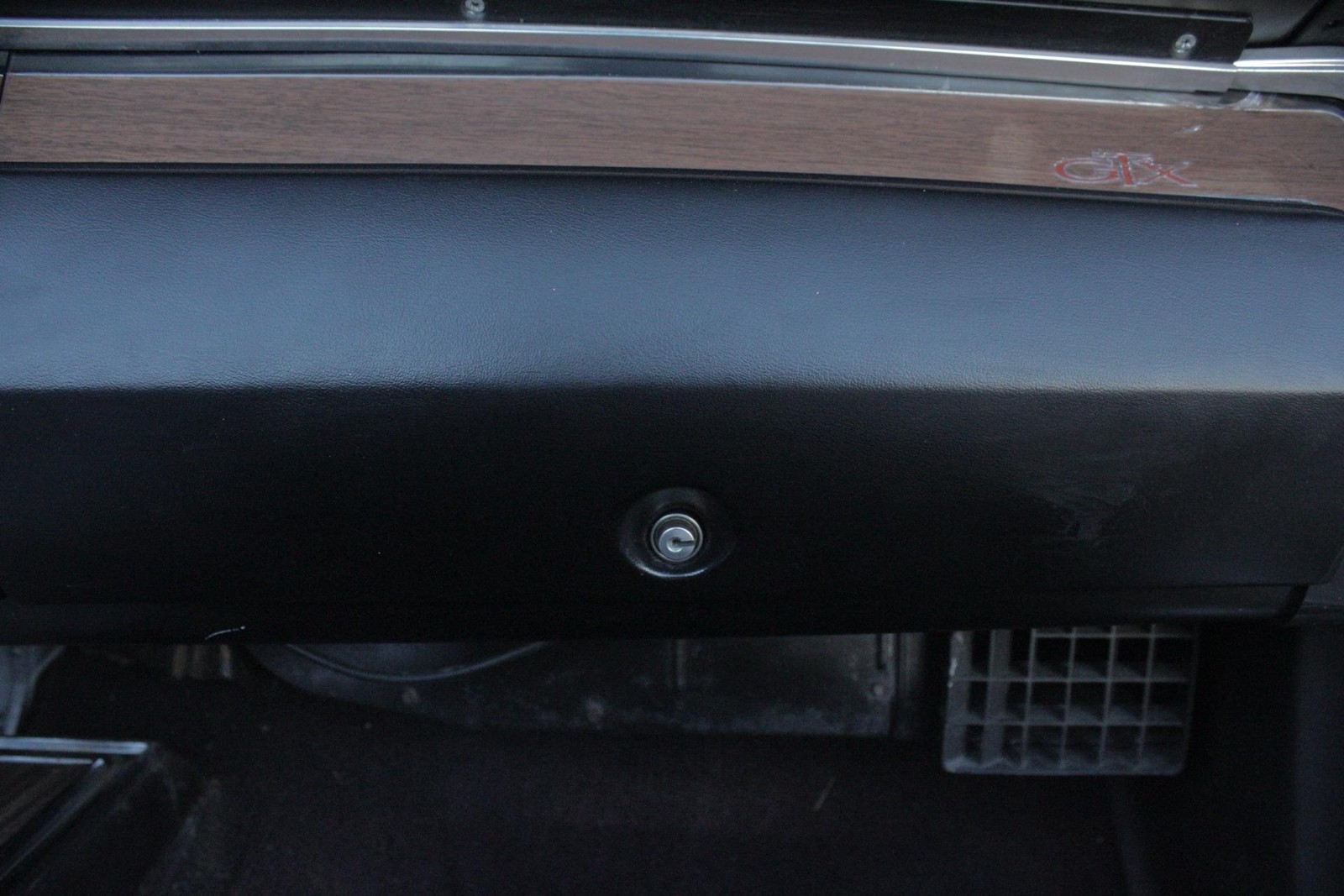 Plymouth-GTX-1968-2-Door-28