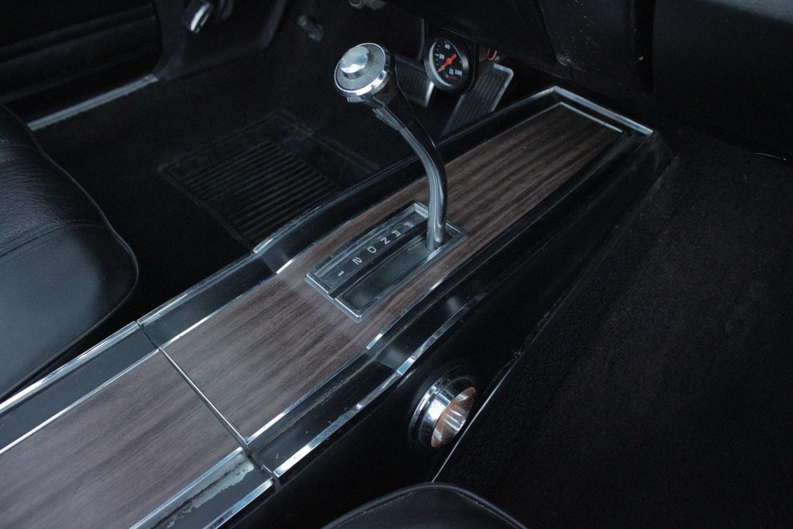 Plymouth-GTX-1968-2-Door-29