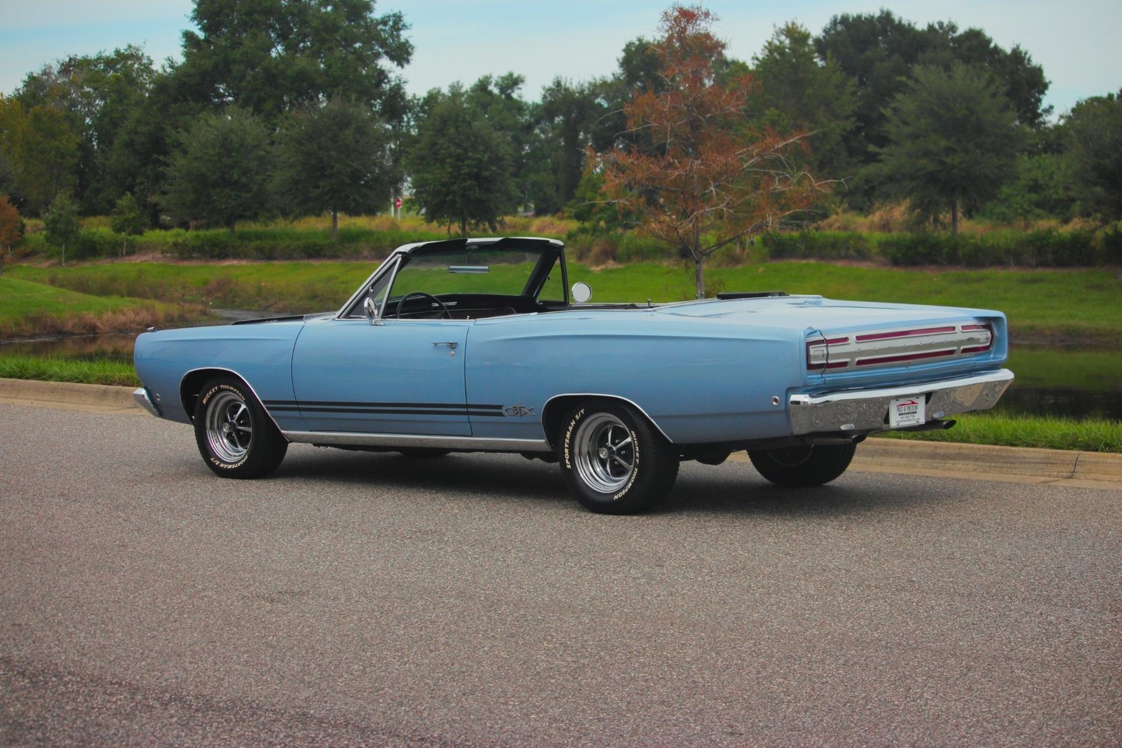 Plymouth-GTX-1968-2-Door-3