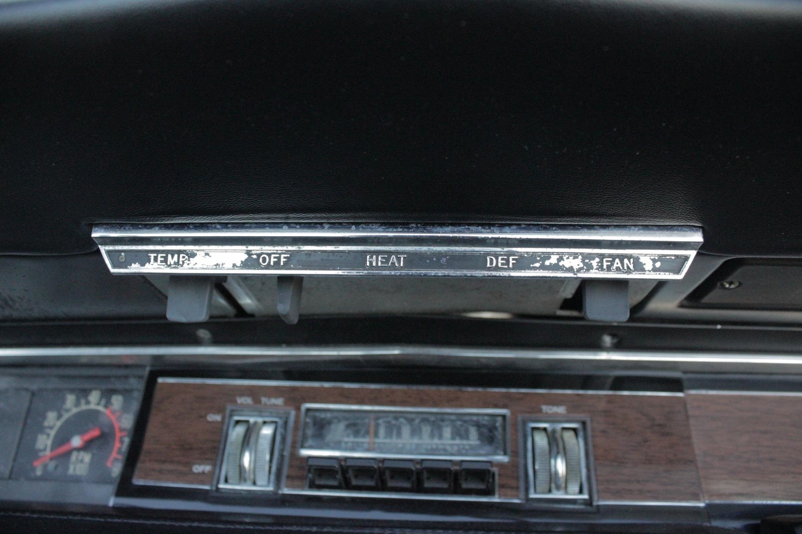 Plymouth-GTX-1968-2-Door-31