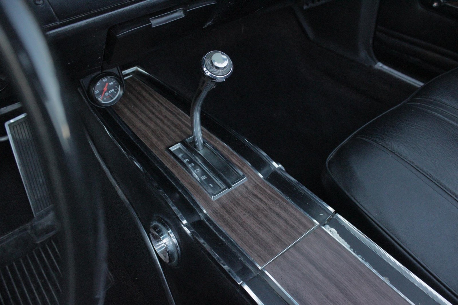 Plymouth-GTX-1968-2-Door-39