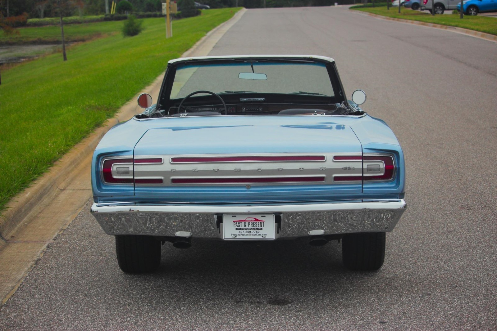 Plymouth-GTX-1968-2-Door-4