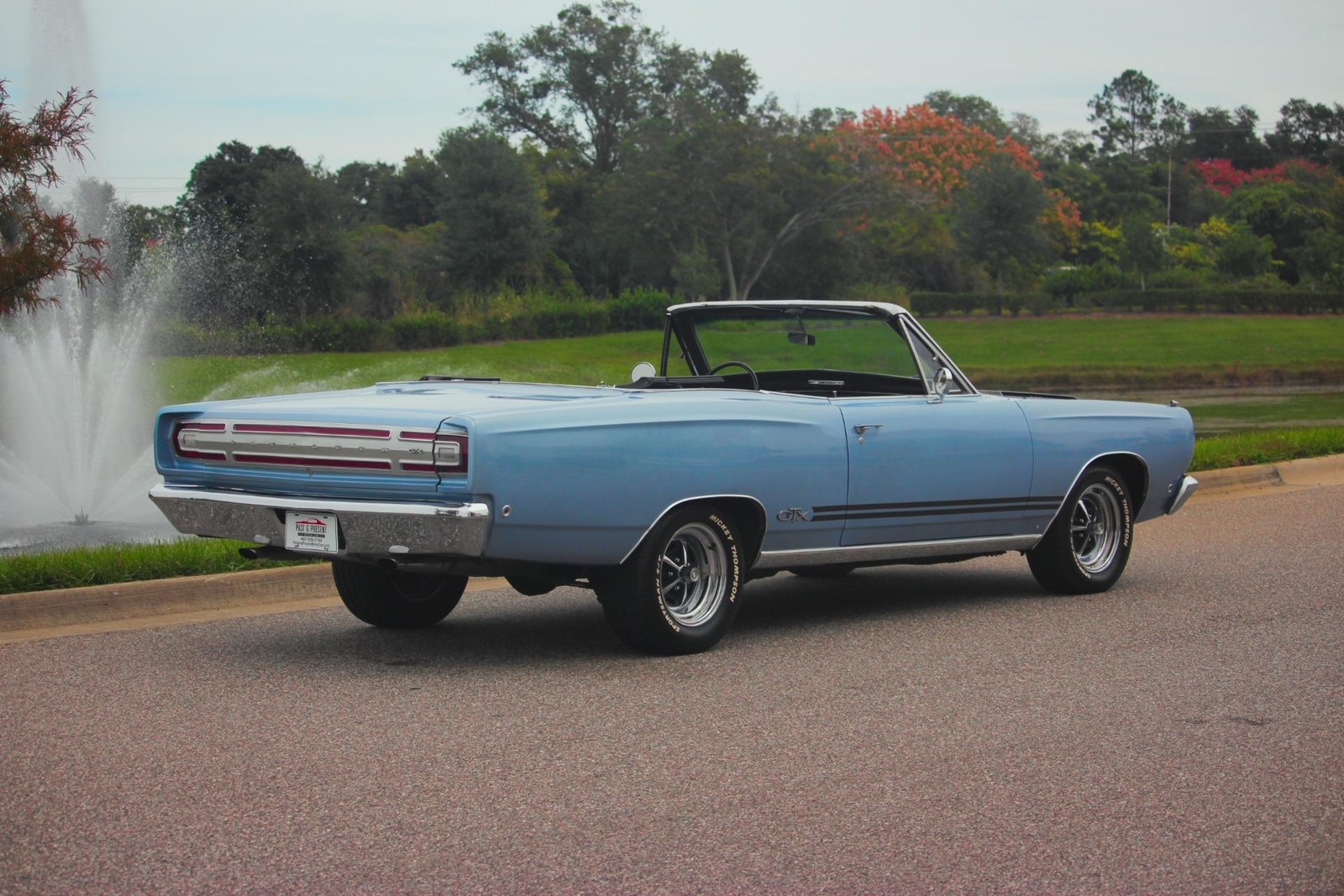 Plymouth-GTX-1968-2-Door-5