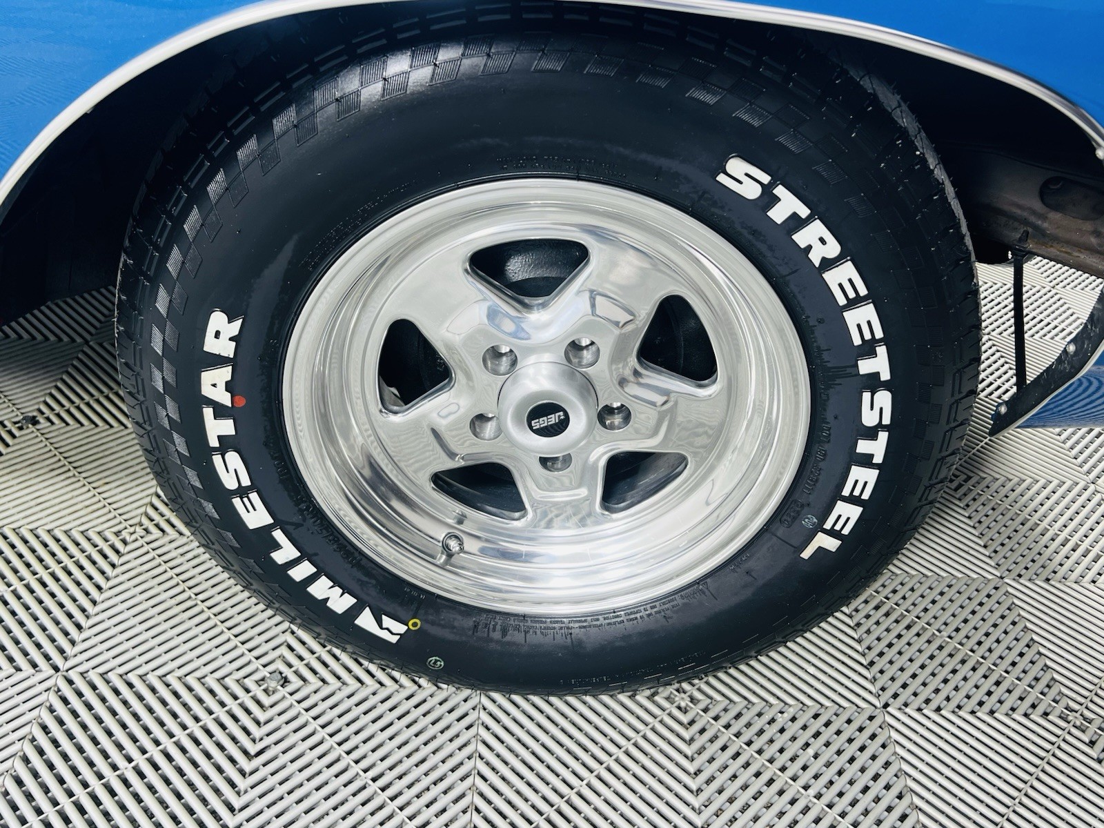 Plymouth-GTX-1968-Coupe-2