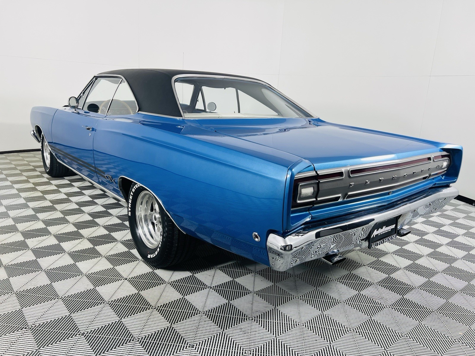 Plymouth-GTX-1968-Coupe-6