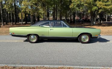 Plymouth-GTX-1969-Sedan-1